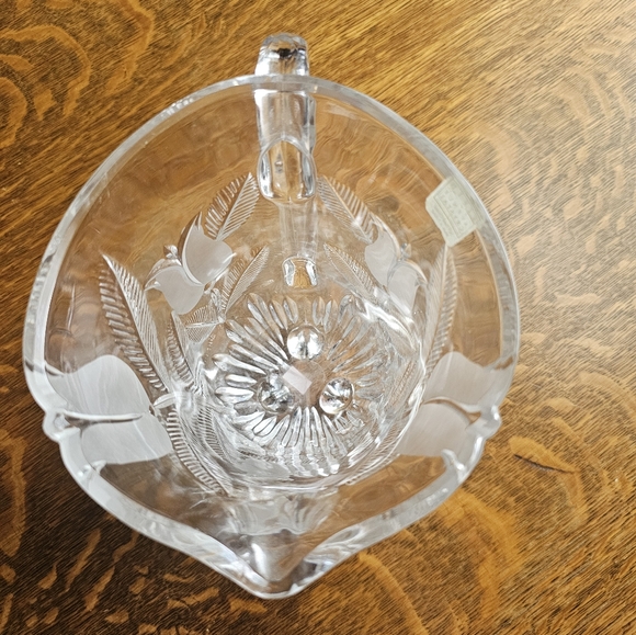 Fifth Avenue Crystal Etched Footed Pitcher 48 Ounces - Picture 4 of 8